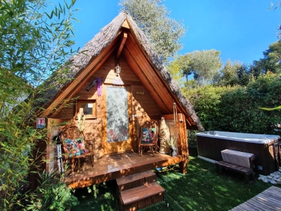 Image hebergement insolite CABANE TAHITIENNE