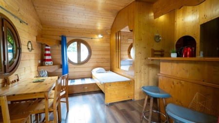 Image hebergement insolite CABANE DE SAM