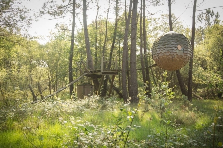 Image hebergement insolite CABANE LOV'NID