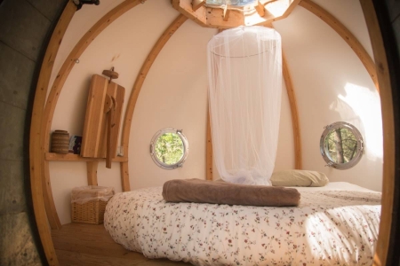 Image hebergement insolite CABANE LOV'NID