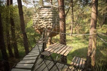 Image hebergement insolite CABANE LOV'NID