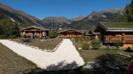 Image hebergement insolite CABANE MARMOTTE
