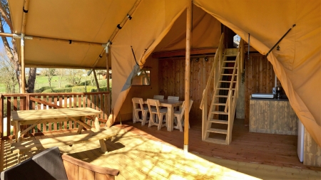 Image hebergement insolite GLAMPING LODGE SUR PILOTIS