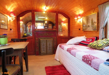 Image hebergement insolite MANOIR DU BOIS JOLY - ROULOTTE ART DÉCO