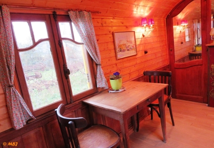 Image hebergement insolite MANOIR DU BOIS JOLY - ROULOTTE ART DÉCO