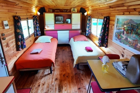 Image hebergement insolite MANOIR DU BOIS JOLY - ROULOTTE VINTAGE