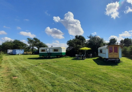 Image hebergement insolite MANOIR DU BOIS JOLY - ROULOTTE VINTAGE