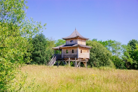 Image hebergement insolite TEMPLE PERCHÉ AVEC SPA