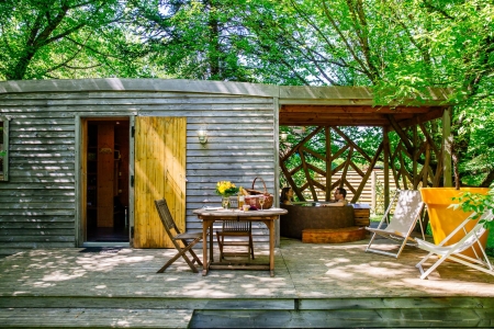 Image hebergement insolite OENOLODGE AVEC SPA