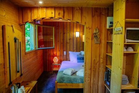 Image hebergement insolite OENOLODGE AVEC SPA