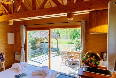 Image hebergement insolite CABANE INDONÉSIENNE AVEC SPA