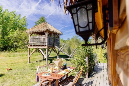 Image hebergement insolite CABANE INDONÉSIENNE AVEC SPA