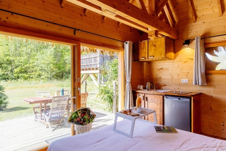 Image hebergement insolite CABANE INDONÉSIENNE AVEC SPA