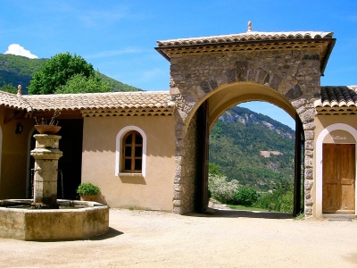 Image hebergement insolite CABANE ET ECOLODGES DE LA FERME FORTIA