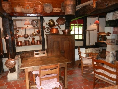 Image hebergement insolite LE GÎTE DES 3 VACHES : CHEMINEE, PISCINE ET JACUZZI