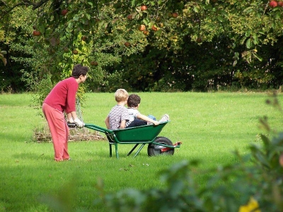 Image hebergement insolite LES ROULOTTES DE LA RISLE : PISCINE ET JACUZZI