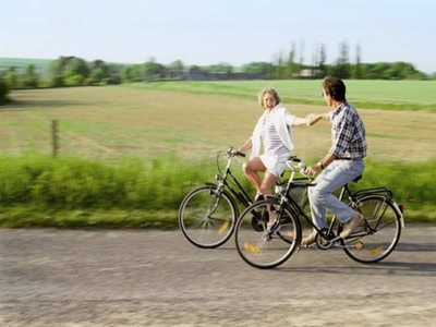 Image hebergement insolite LES ROULOTTES DE LA RISLE : PISCINE ET JACUZZI