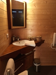 Image hebergement insolite CABANE INSOLITE AVEC SPA PRIVATIF EN ARDÈCHE