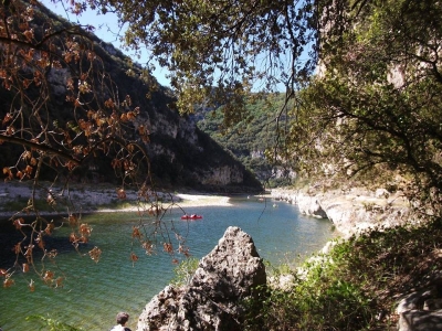 Image hebergement insolite CABANE INSOLITE AVEC SPA PRIVATIF EN ARDÈCHE