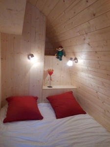 Image hebergement insolite CABANE FORESTIÈRE