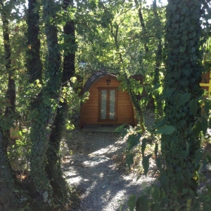 Image hebergement insolite CABANE FORESTIÈRE