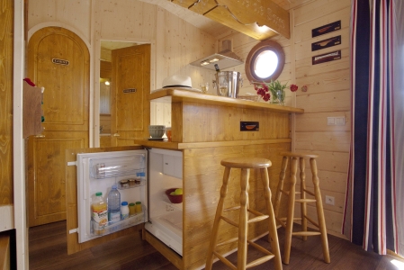 Image hebergement insolite CABANE DE SAM AVEC SPA PRIVATIF